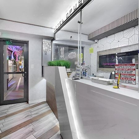 Hotel Opus Bronx Near Bay Plaza Mall นิวยอร์ก ภายนอก รูปภาพ