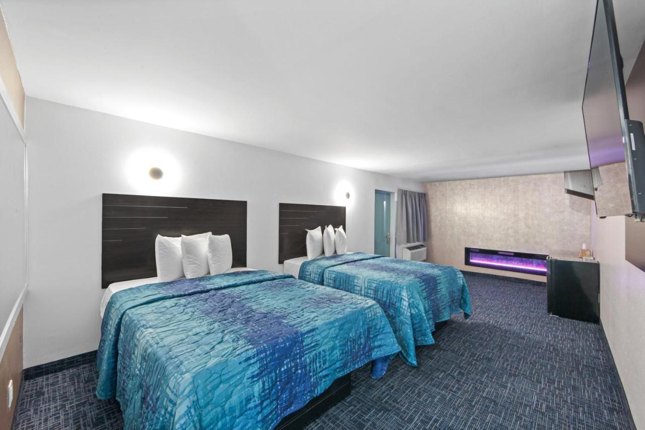 Hotel Opus Bronx Near Bay Plaza Mall นิวยอร์ก ภายนอก รูปภาพ