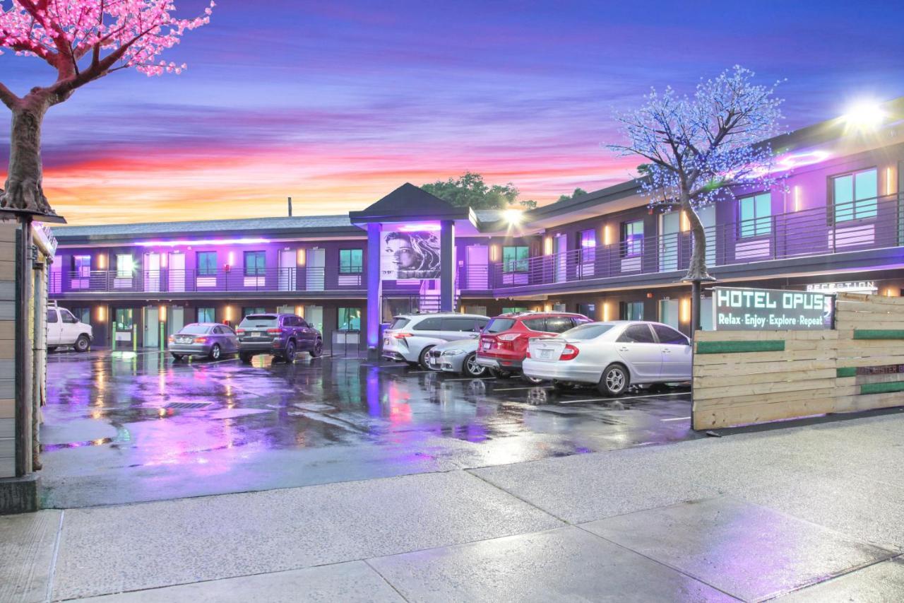 Hotel Opus Bronx Near Bay Plaza Mall นิวยอร์ก ภายนอก รูปภาพ