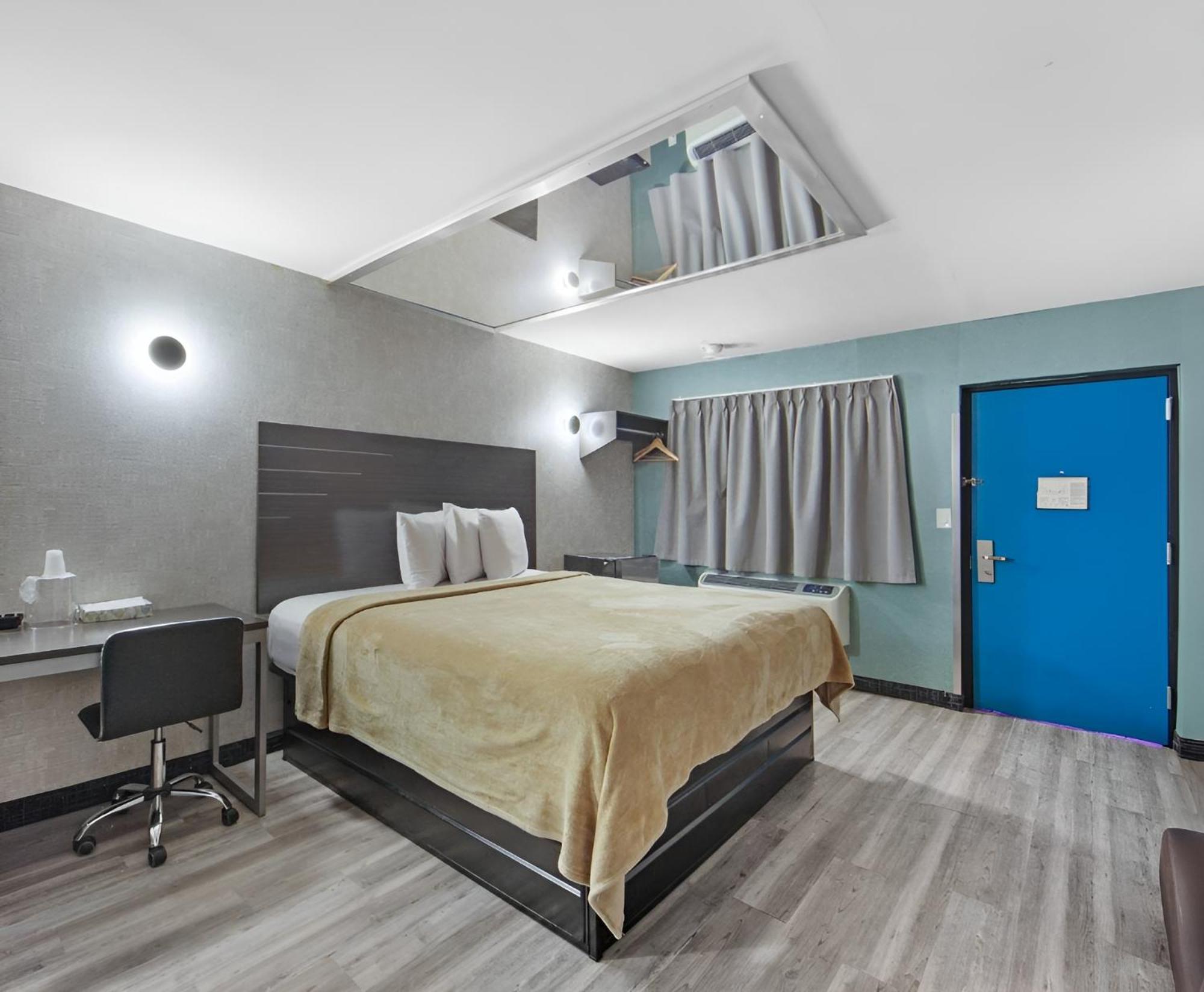 Hotel Opus Bronx Near Bay Plaza Mall นิวยอร์ก ภายนอก รูปภาพ